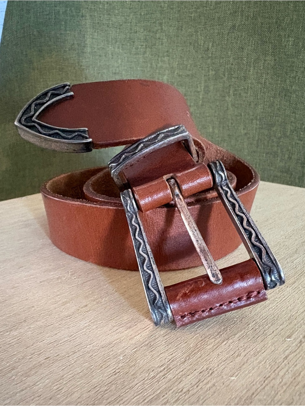 Vintage Fossil Women’s Brown Leather Belt with Decorative Silver-Tone Buckle Sm